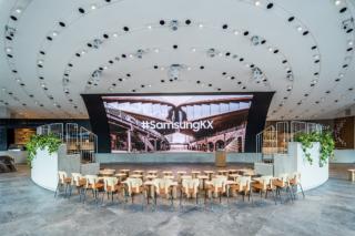 Screenmax-Centre-Stage